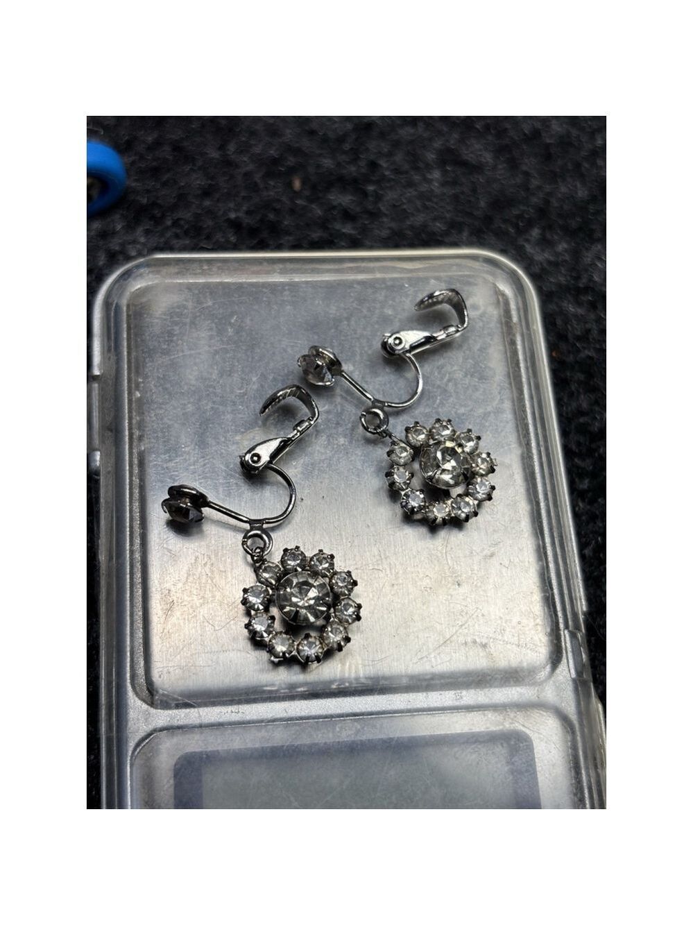 VINTAGE SILVERTONE CRYSTALS FLORAL BROOCH PIN with clip on earrings - Picture 11 of 13